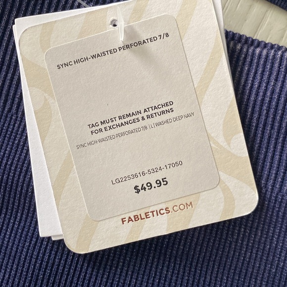 NWT Fabletics 2 pieces - Picture 6 of 10